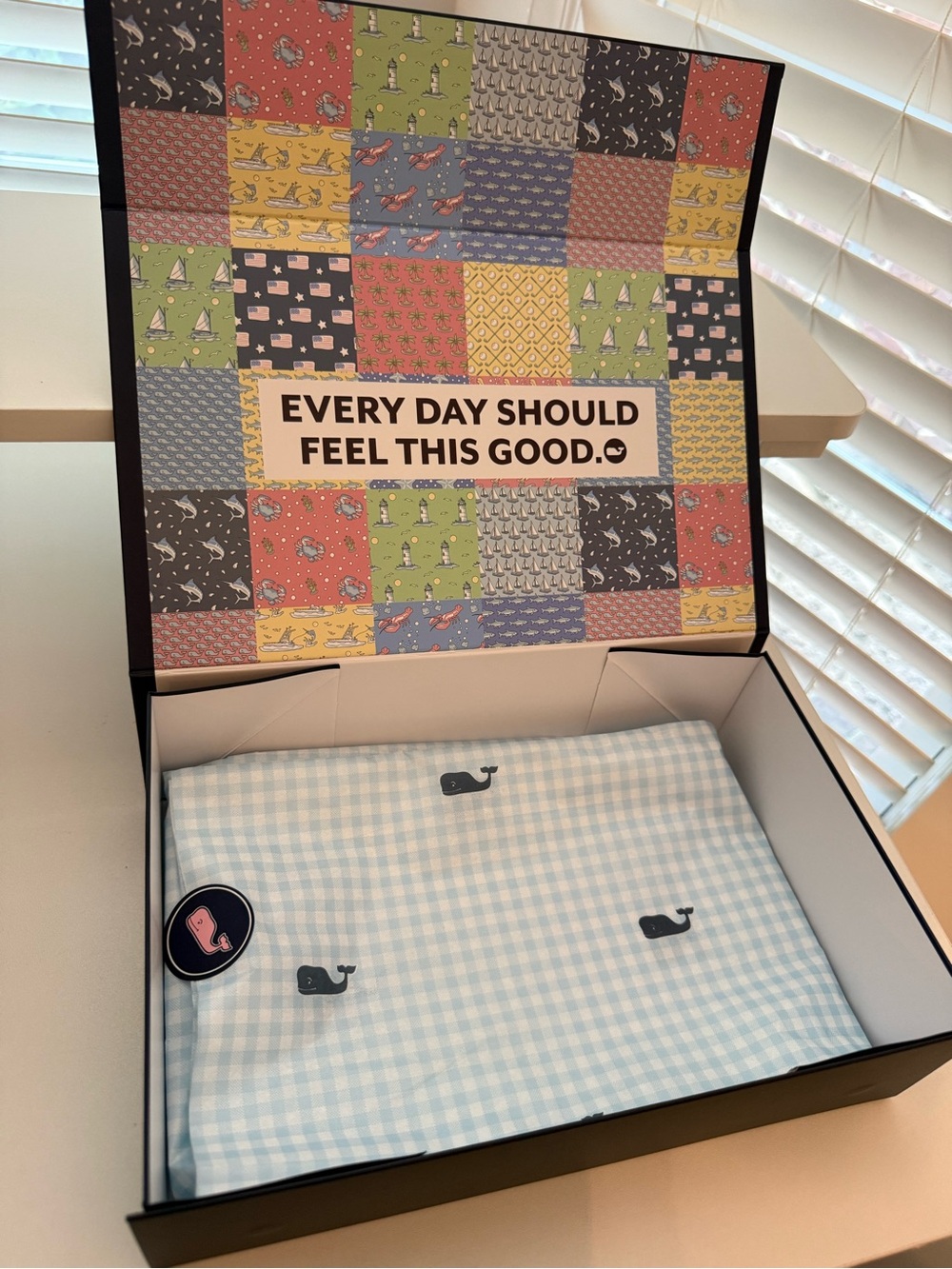 Vineyard Vines gift box + Tissue paper and logo seal